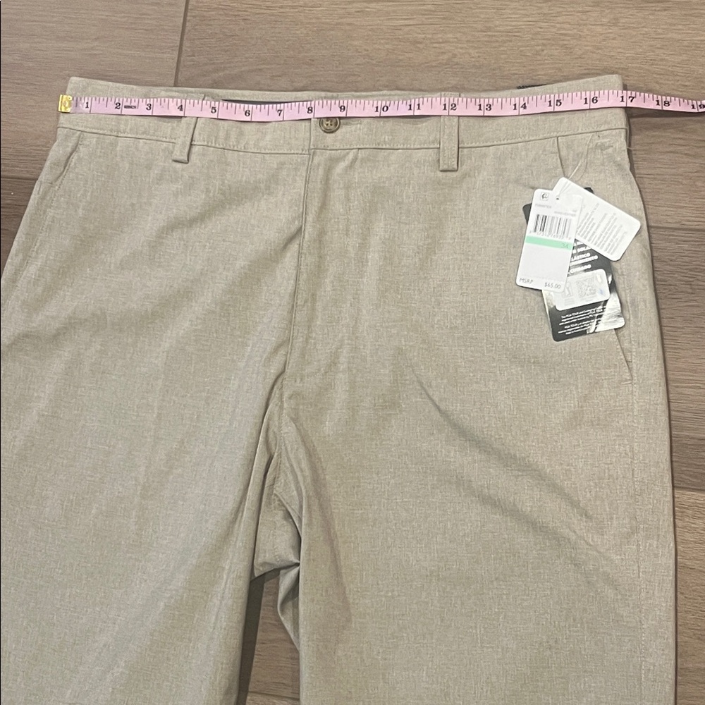 NWT PGA Tour Men’s Khaki Shorts Waist Size 34 Golf Athletic Lightweight - Picture 5 of 12